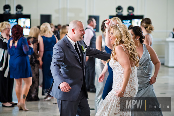 RON- M+G reception-550